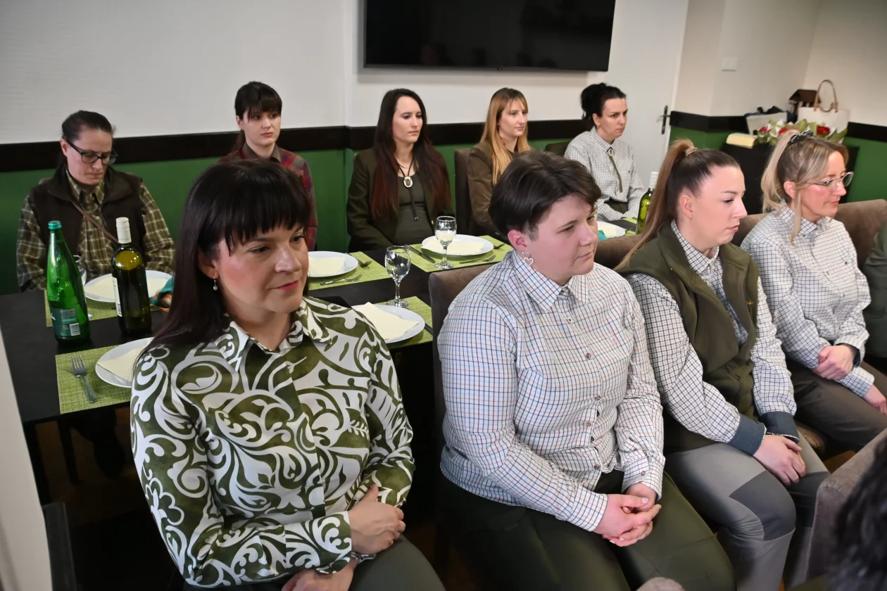 Međimurske lovkinje (10) Međimurske lovkinje (10)