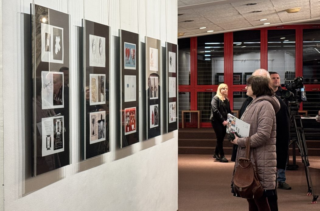 Međunarodna izložba Voli me Ne voli me (18)