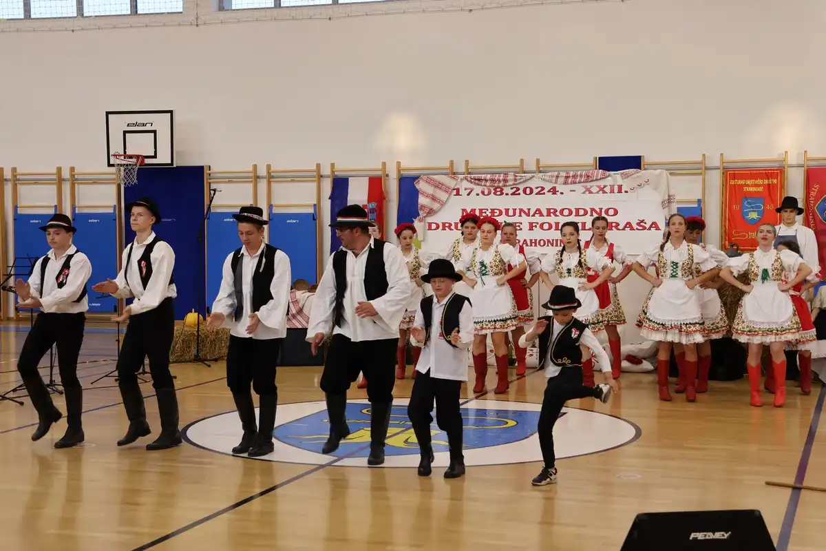 Međunarodna smotra folklora Strahoninec 2024 (12) Međunarodna smotra folklora Strahoninec 2024 (12)