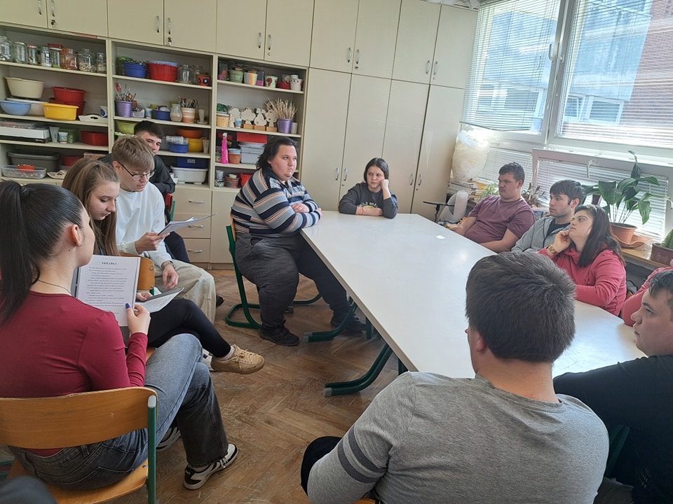 Međunarodni dan dječje knjige obilježen uz susjedstvo i zajedničku kreativnost (1) Međunarodni dan dječje knjige obilježen uz susjedstvo i zajedničku kreativnost (1)