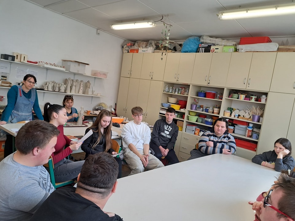 Međunarodni dan dječje knjige obilježen uz susjedstvo i zajedničku kreativnost (2) Međunarodni dan dječje knjige obilježen uz susjedstvo i zajedničku kreativnost (1)