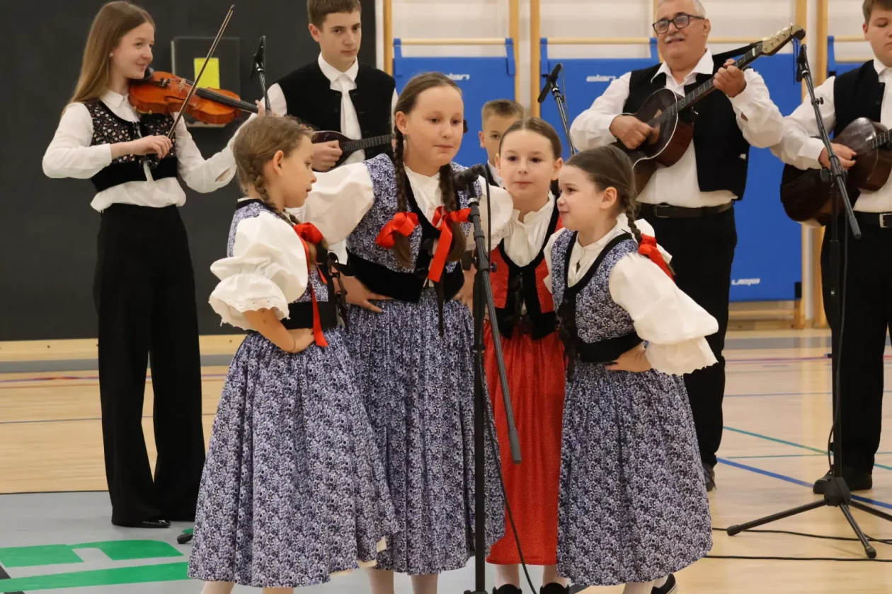 Međunarodni folklorni susret Draškovec folklor (43)