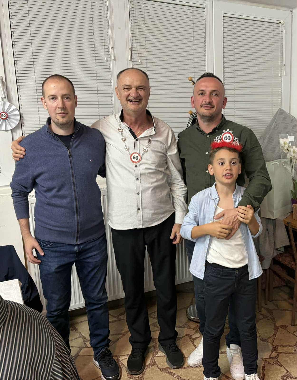 Messenger_creation_7000499E-4619-47D1-896E-F7B4DAFF233A Messenger_creation_7000499E-4619-47D1-896E-F7B4DAFF233A