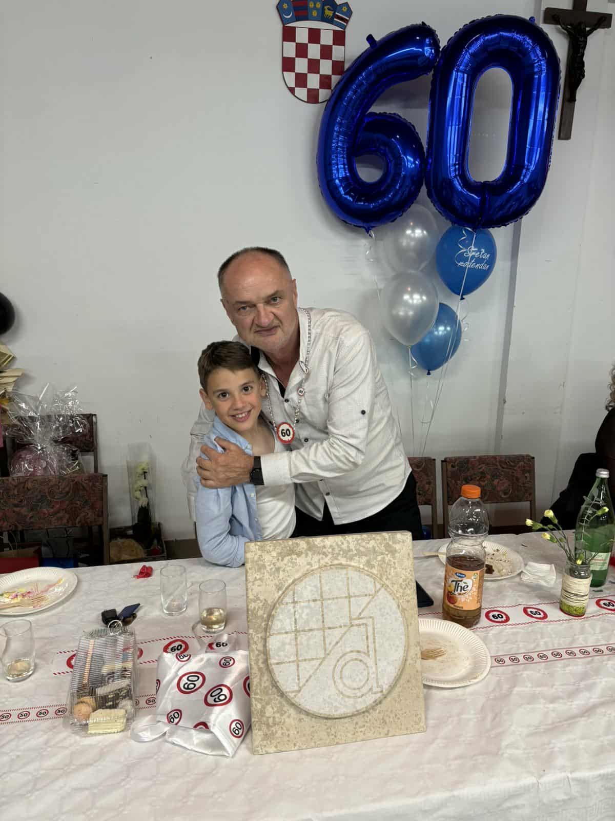 Messenger_creation_D88EA103-C16D-4F7E-AAD9-08D7DE7C102B Messenger_creation_D88EA103-C16D-4F7E-AAD9-08D7DE7C102B