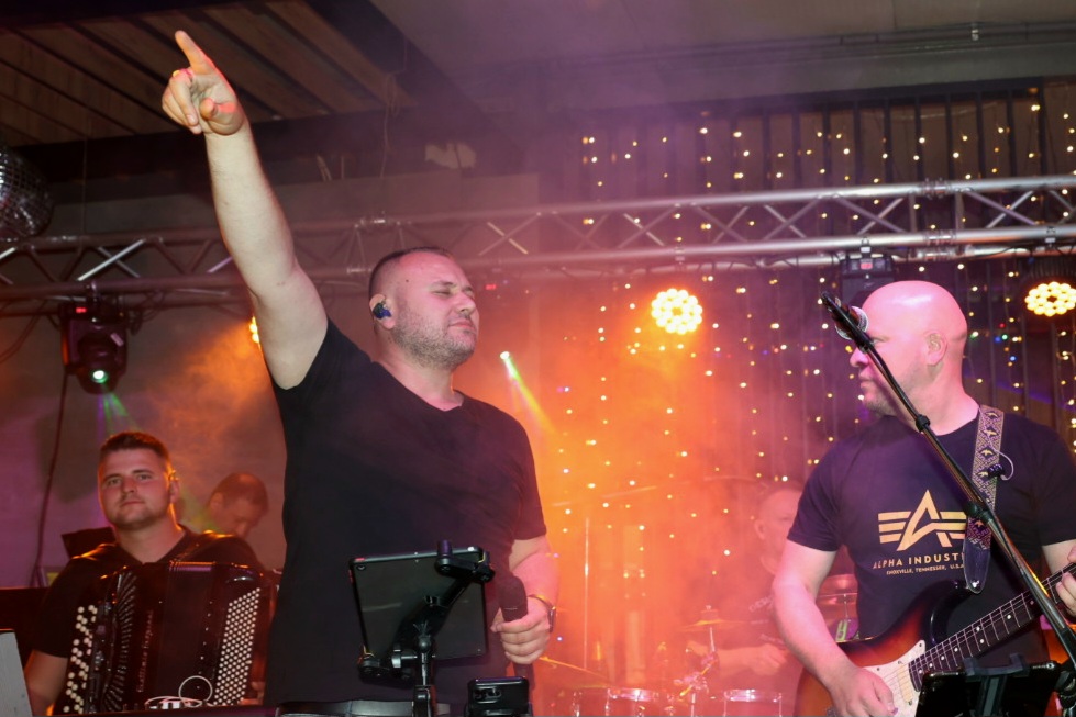 Meta Gloria band (14)