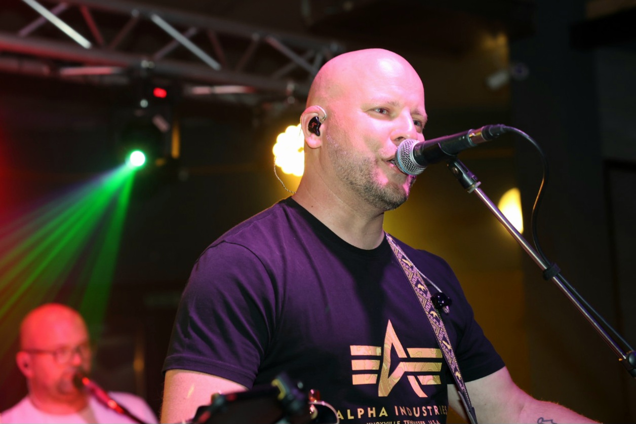 Meta Gloria band (8)