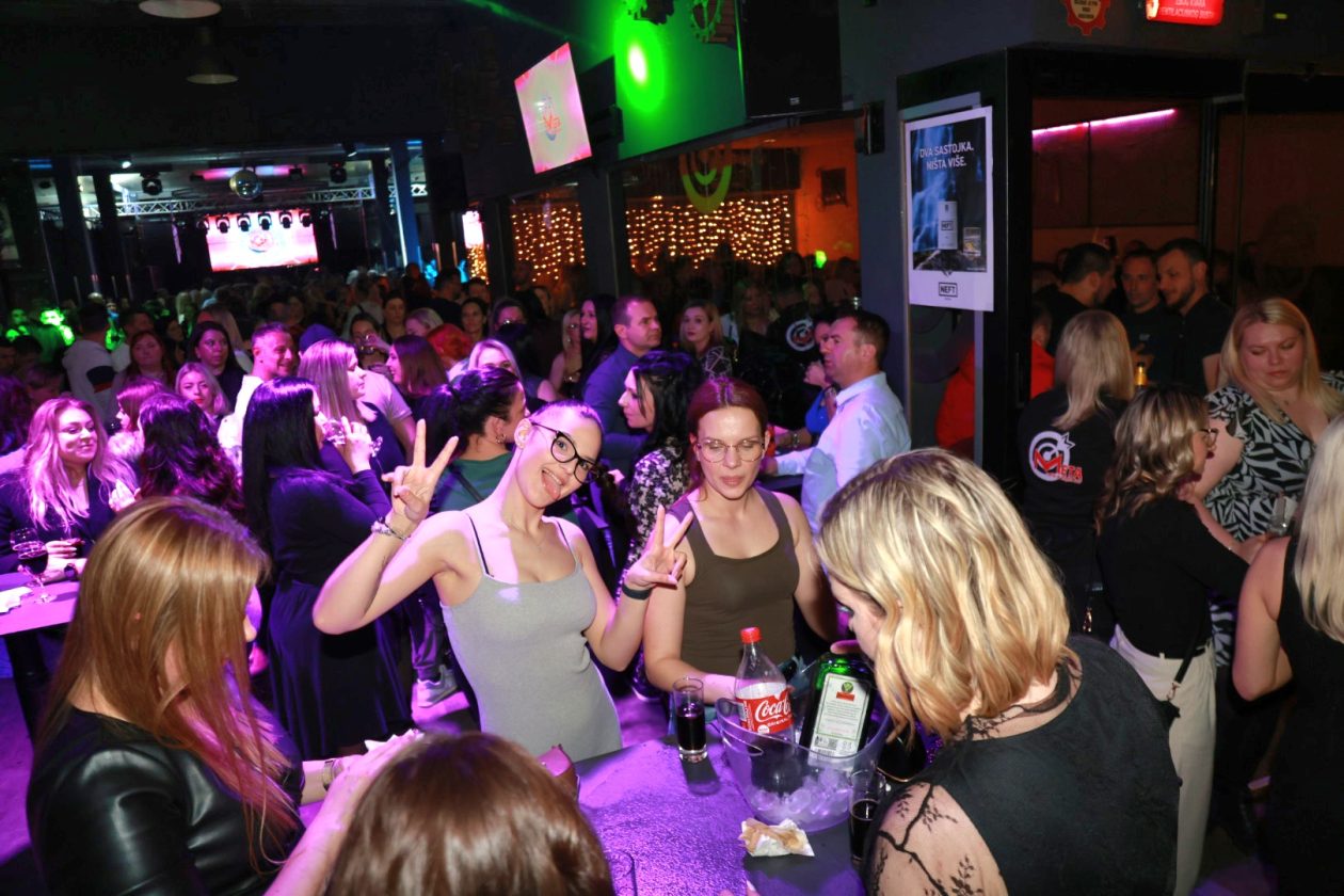 Meta bar gupa Vulkan (40)