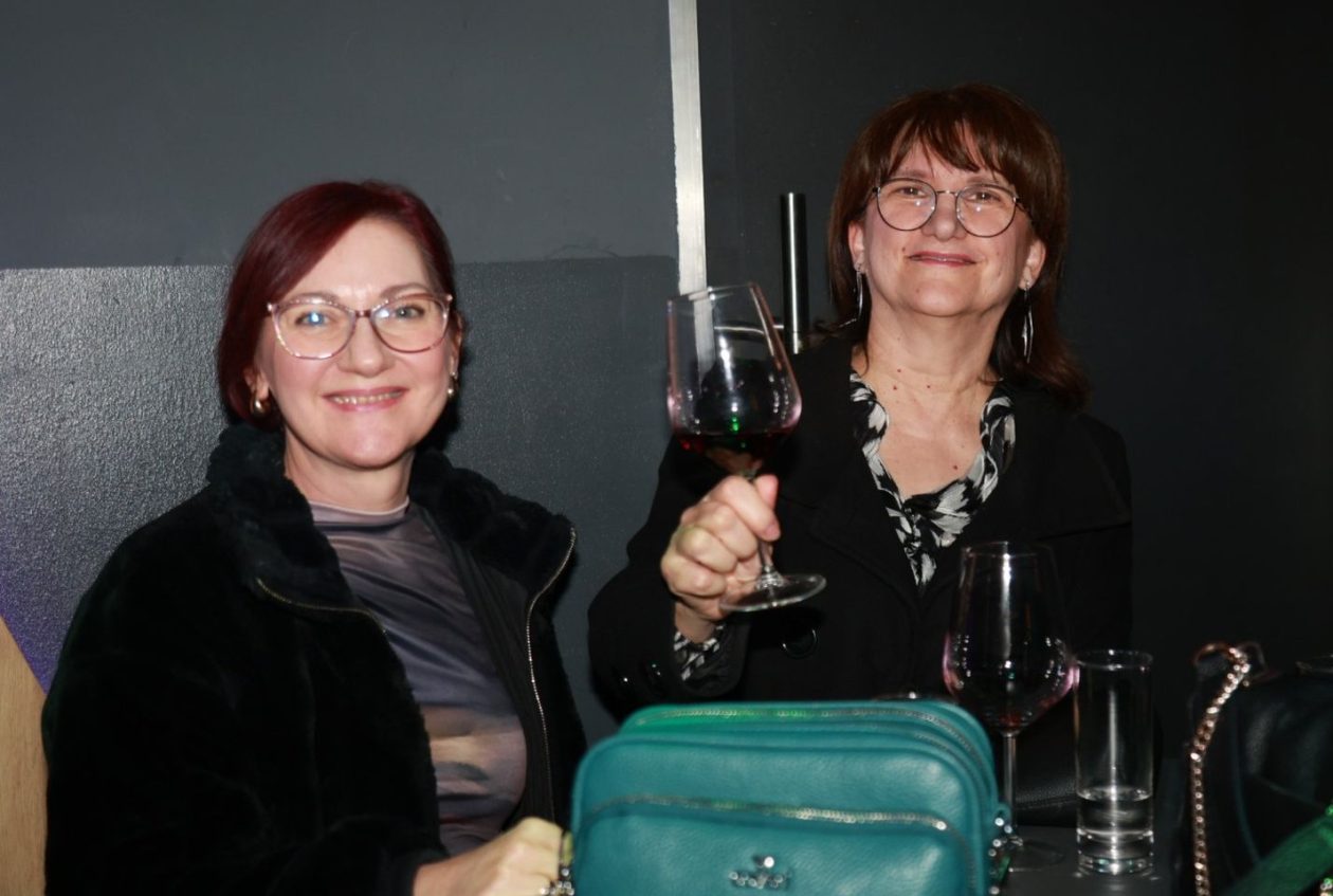 Meta bar show time band (17)