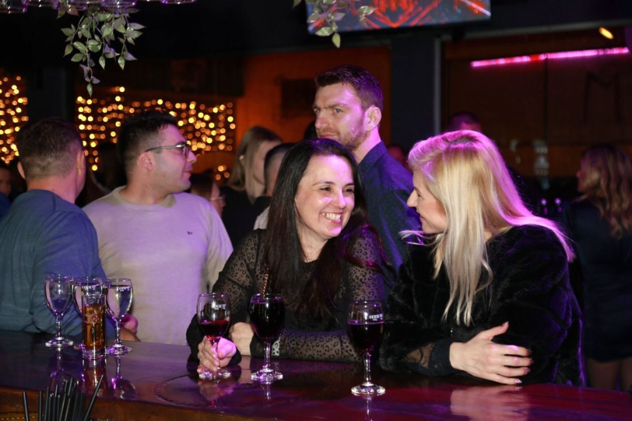 Meta bar show time band (18)