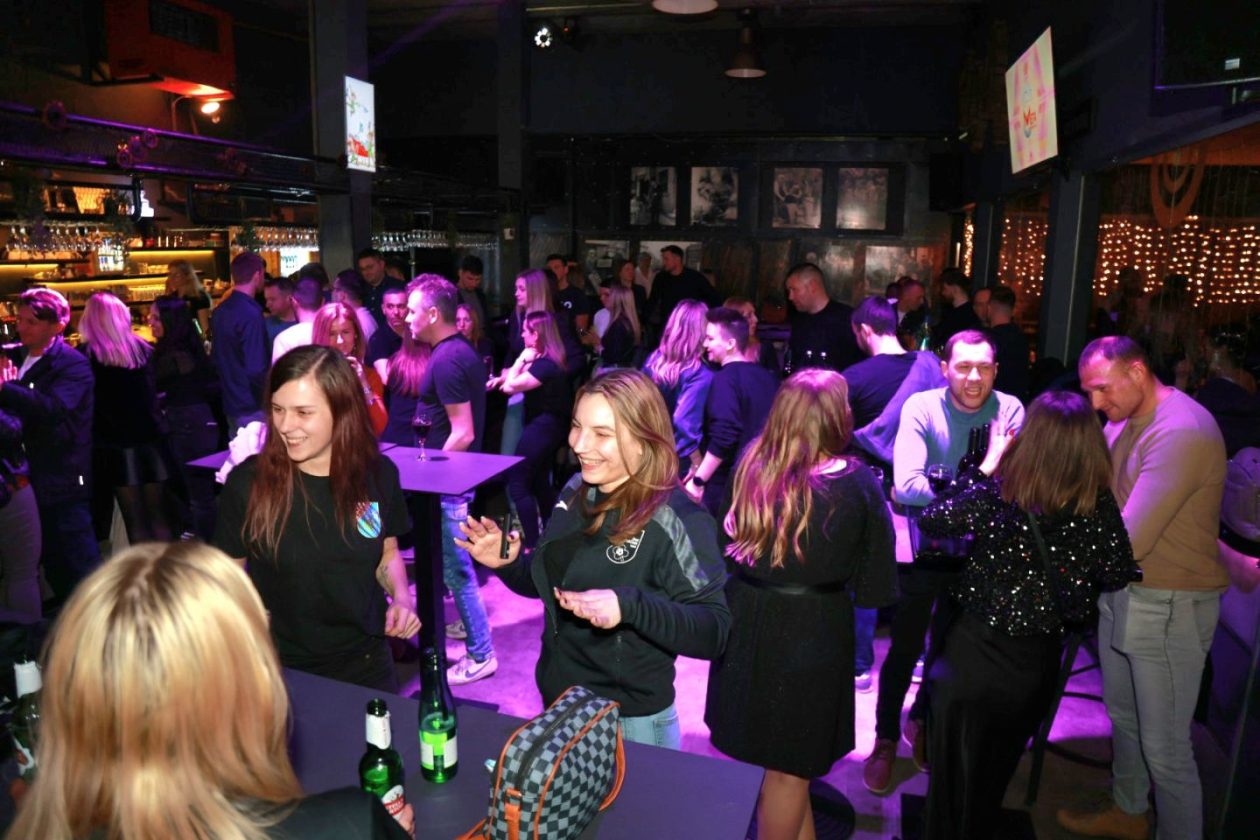 Meta bar show time band (20)