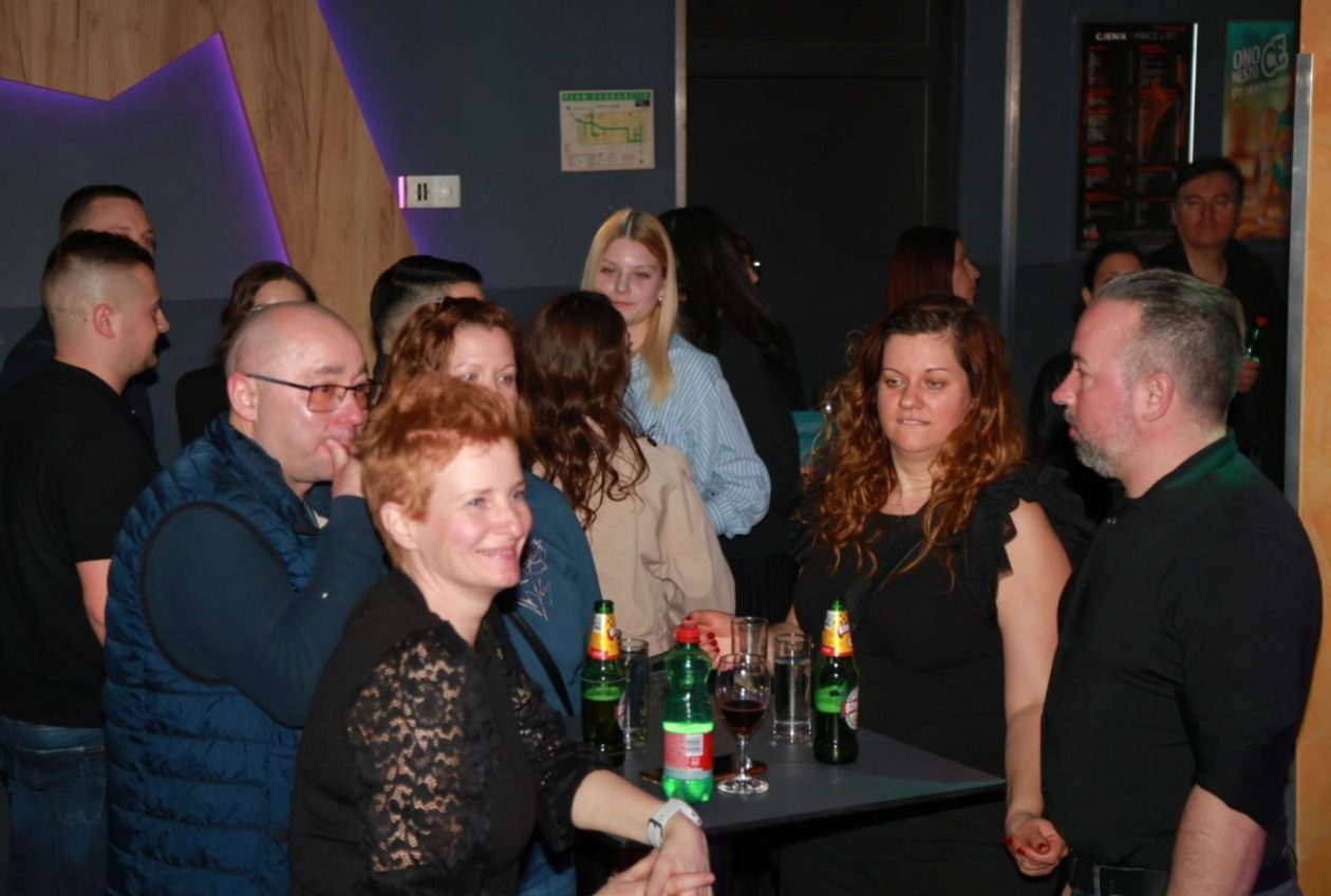 Meta bar show time band (23)