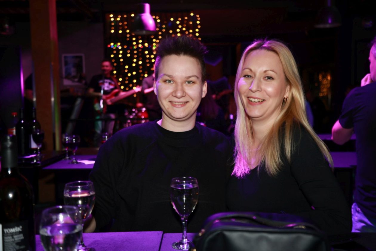 Meta bar show time band (8)