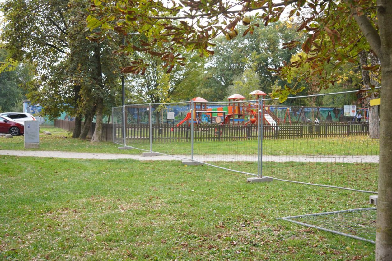 Metalne ograde Trg Republike (6)