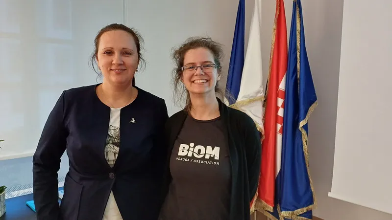 Mihaela Mesarić i Iva Šoštarić Mihaela Mesarić i Iva Šoštarić