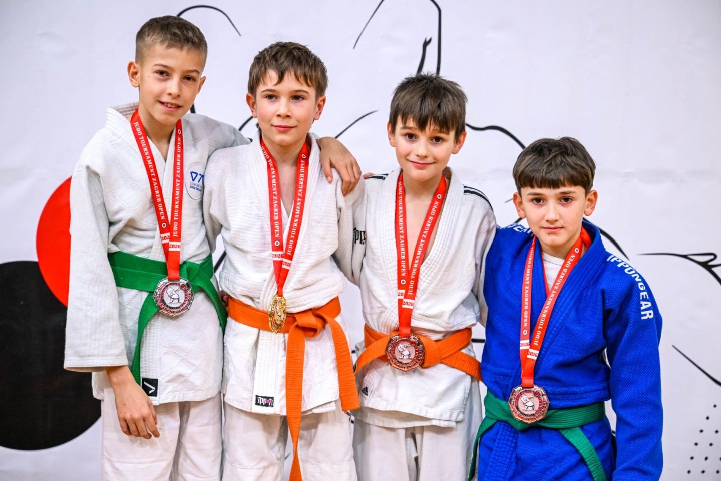 Mijo na postolju Mijo na postolju