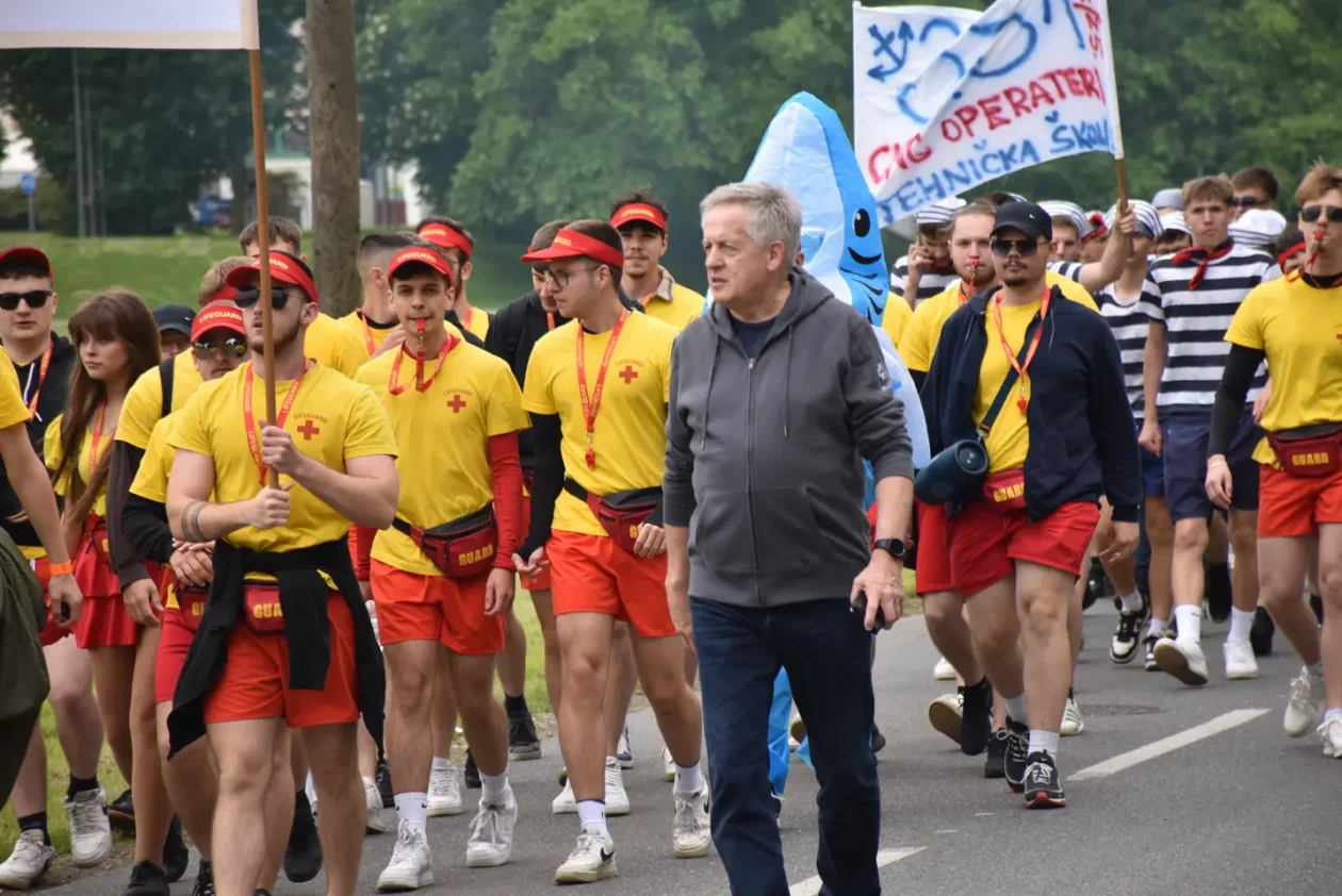 Mimohod maturanata, Čakovec, 23.5.2025 (11)