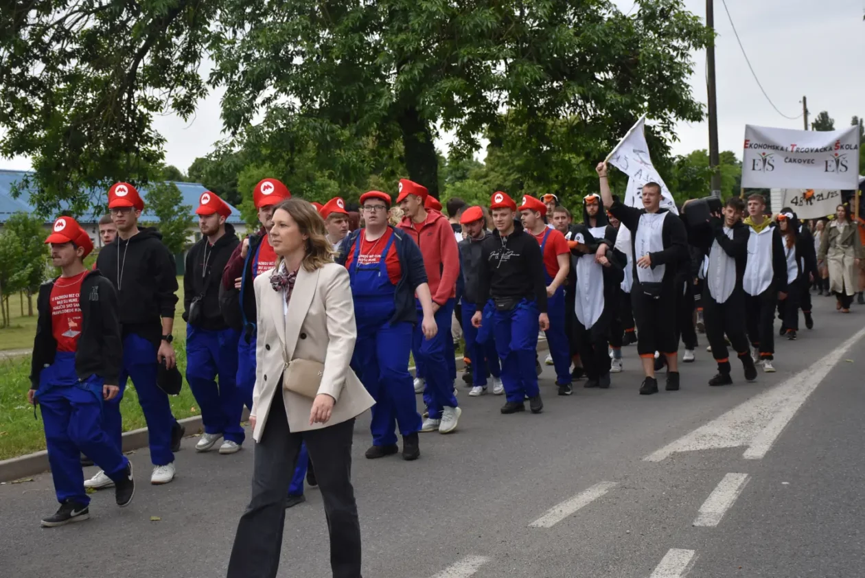 Mimohod maturanata, Čakovec, 23.5.2025 (28)