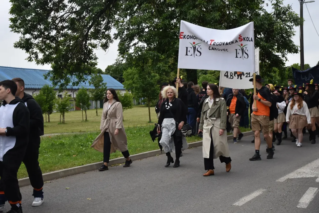 Mimohod maturanata, Čakovec, 23.5.2025 (30)