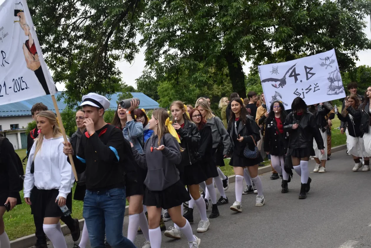 Mimohod maturanata, Čakovec, 23.5.2025 (37)