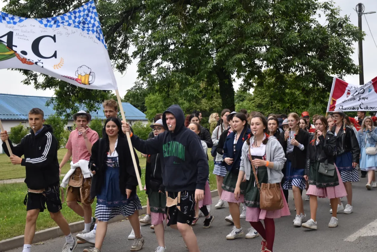 Mimohod maturanata, Čakovec, 23.5.2025 (40)