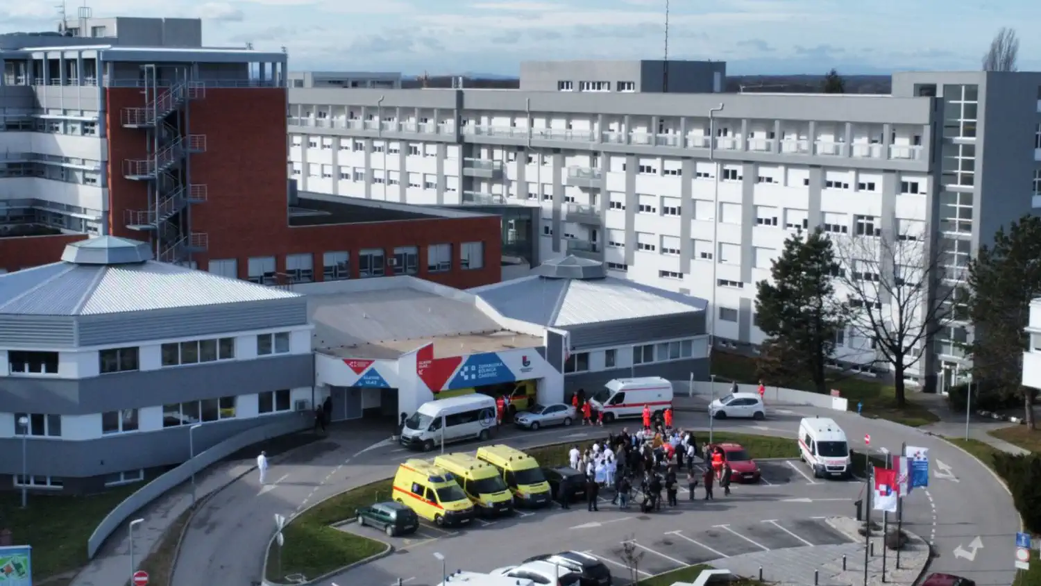 bOLNICA IZ ZRAKA Mirno okupljanje Županijska bolnica Čakovec – kirurzi 27.1. 2025 (11)