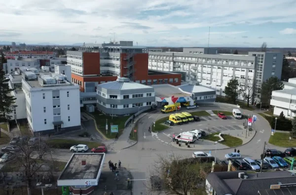 bOLNICA IZ ZRAKA Mirno okupljanje Županijska bolnica Čakovec – kirurzi 27.1. 2025 (12)