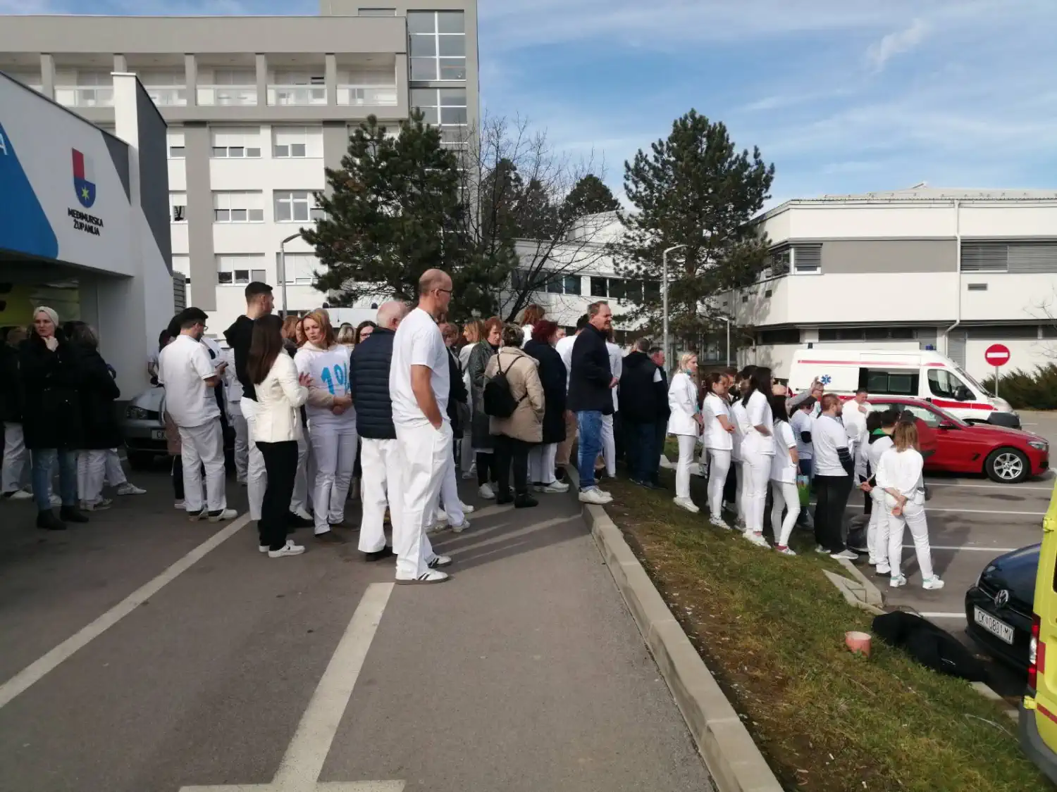 Mirno okupljanje Županijska bolnica Čakovec – kirurzi 27.1. 2025 (16)