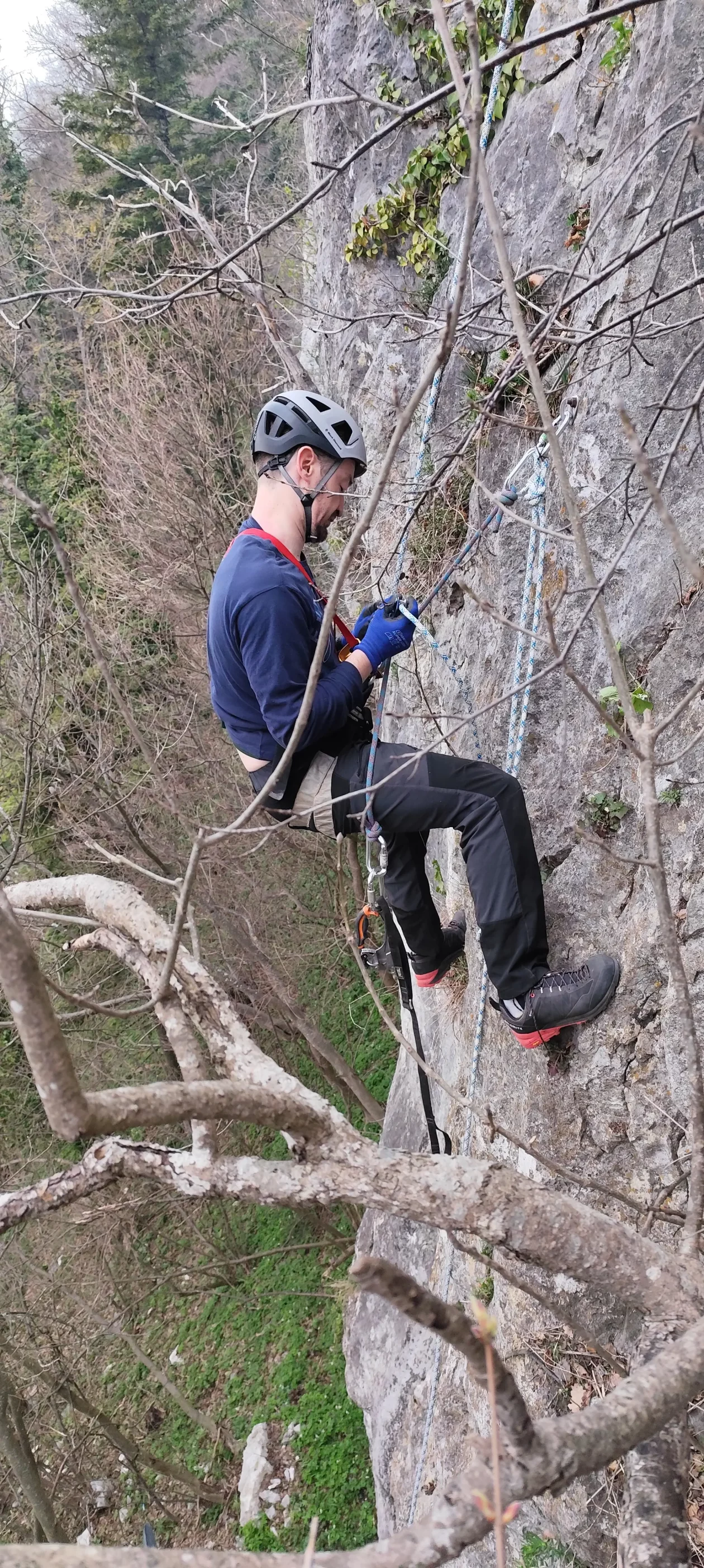 Mislav Sajko – vježbe na stijeni Ravna Gora