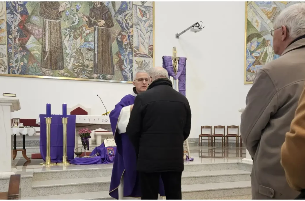 MixCollage-05-Mar-2025-10-49-AM-730