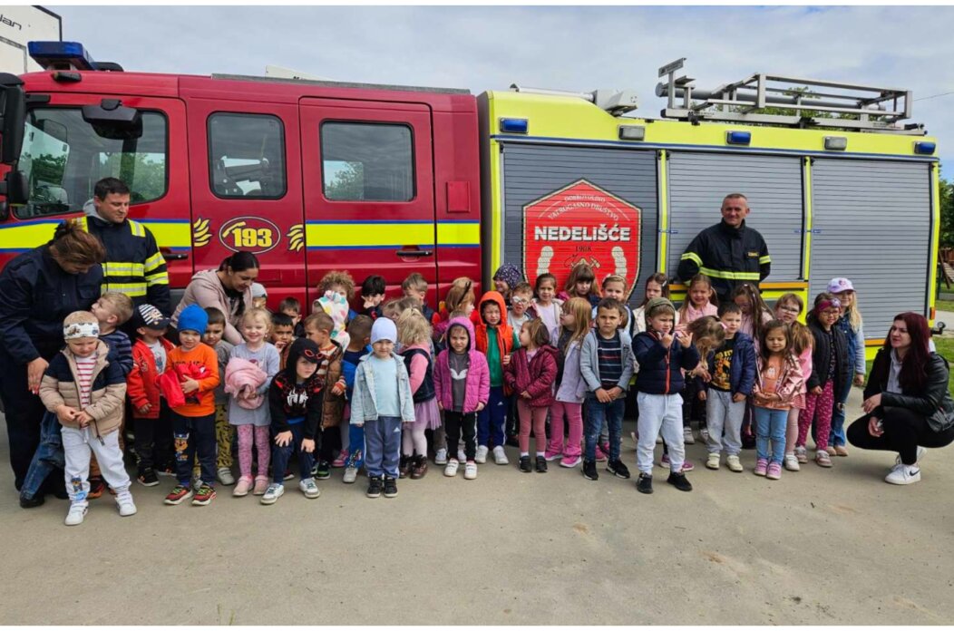 MixCollage-09-May-2025-08-57-PM-3070 MixCollage-09-May-2025-08-57-PM-3070