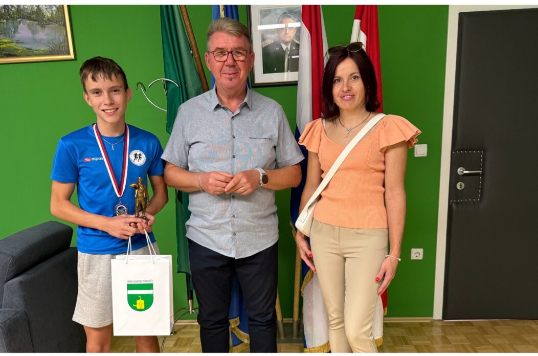 MixCollage-15-Sep-2025-12-43-PM-2662 MixCollage-15-Sep-2025-12-43-PM-2662