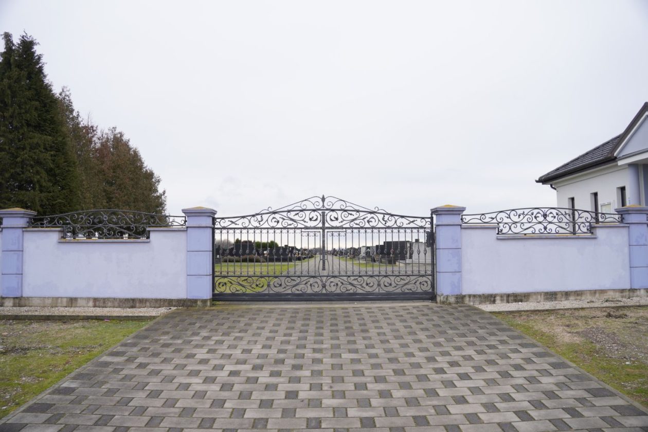 Mjesno groblje Orehovica (3) Mjesno groblje Orehovica (3)