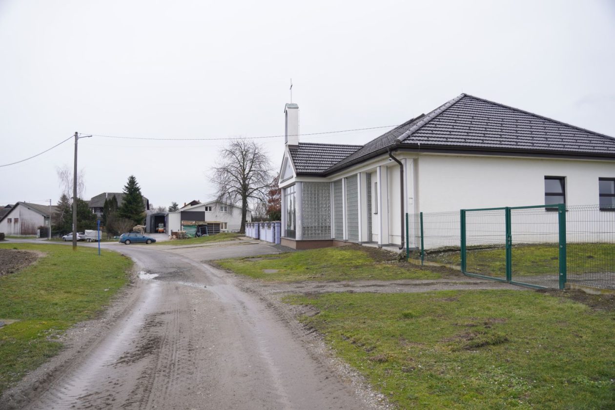 Mjesno groblje Orehovica (6) Mjesno groblje Orehovica (6)