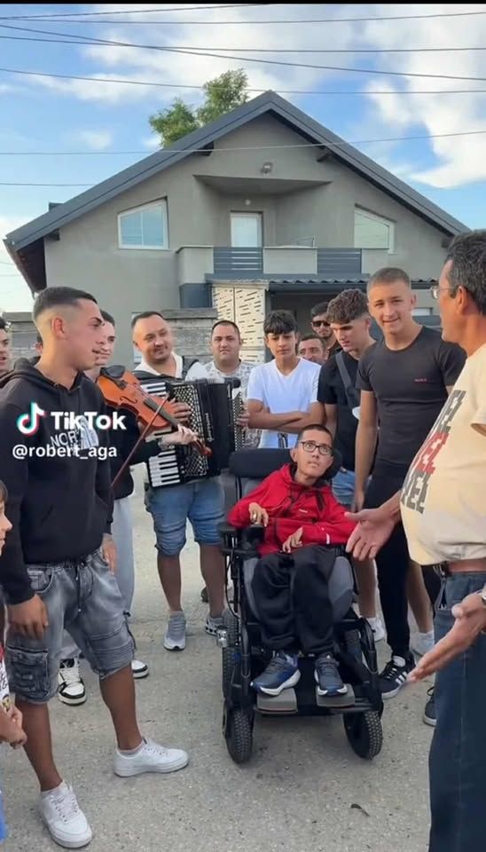 Mladi Romi iz Orehovice – tik tok (4) Mladi Romi iz Orehovice – tik tok (4)