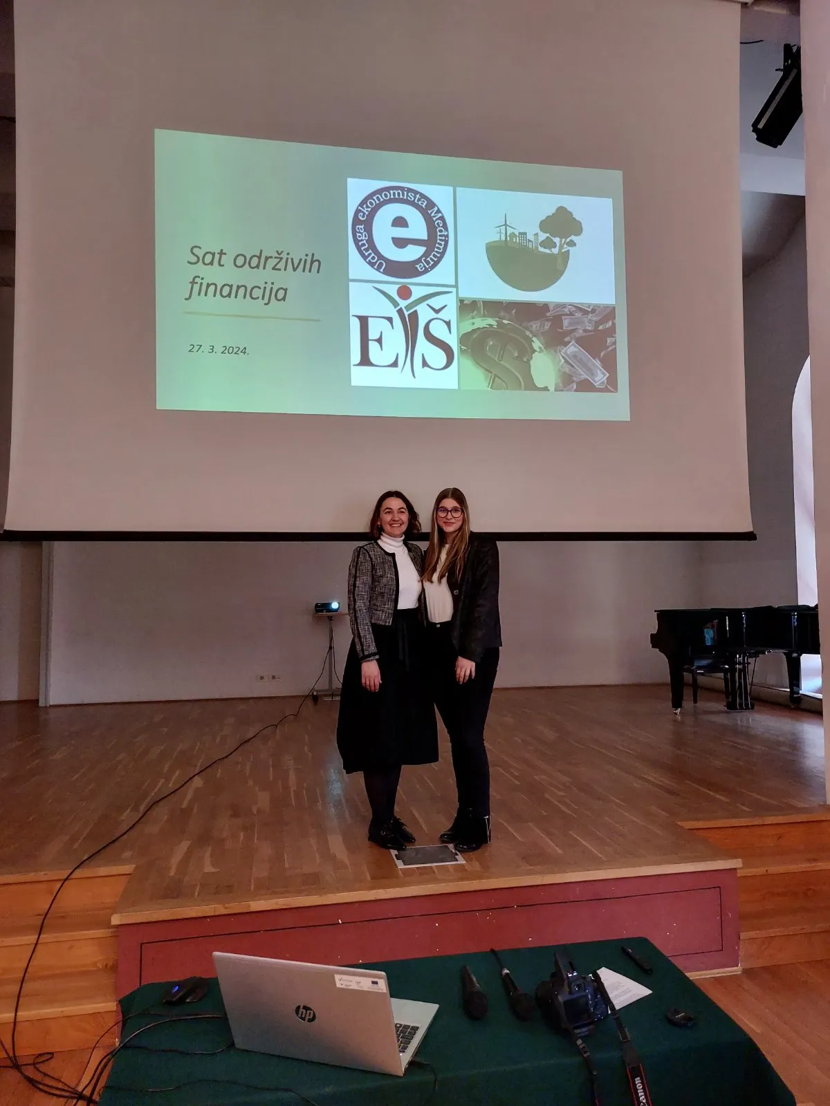 Mladi ekonomisti (10) Mladi ekonomisti (10)