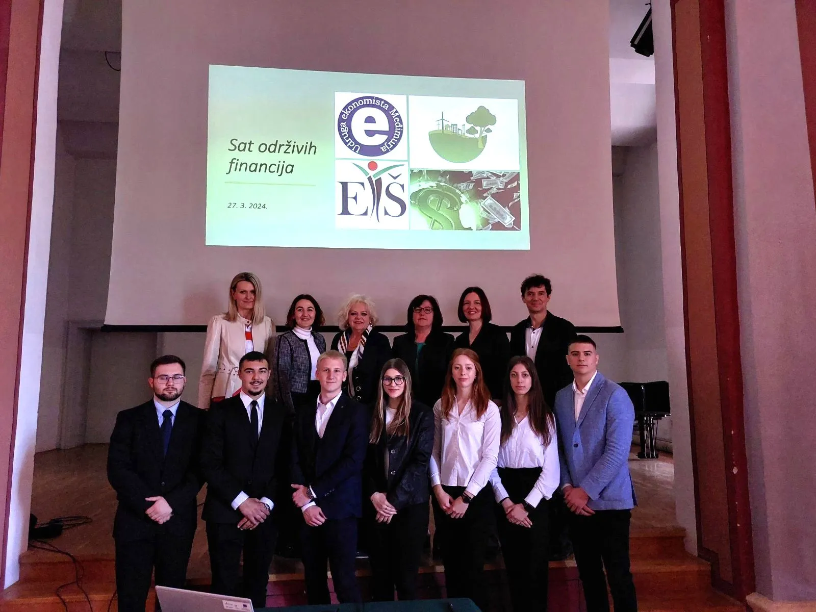 Mladi ekonomisti (12) Mladi ekonomisti (12)