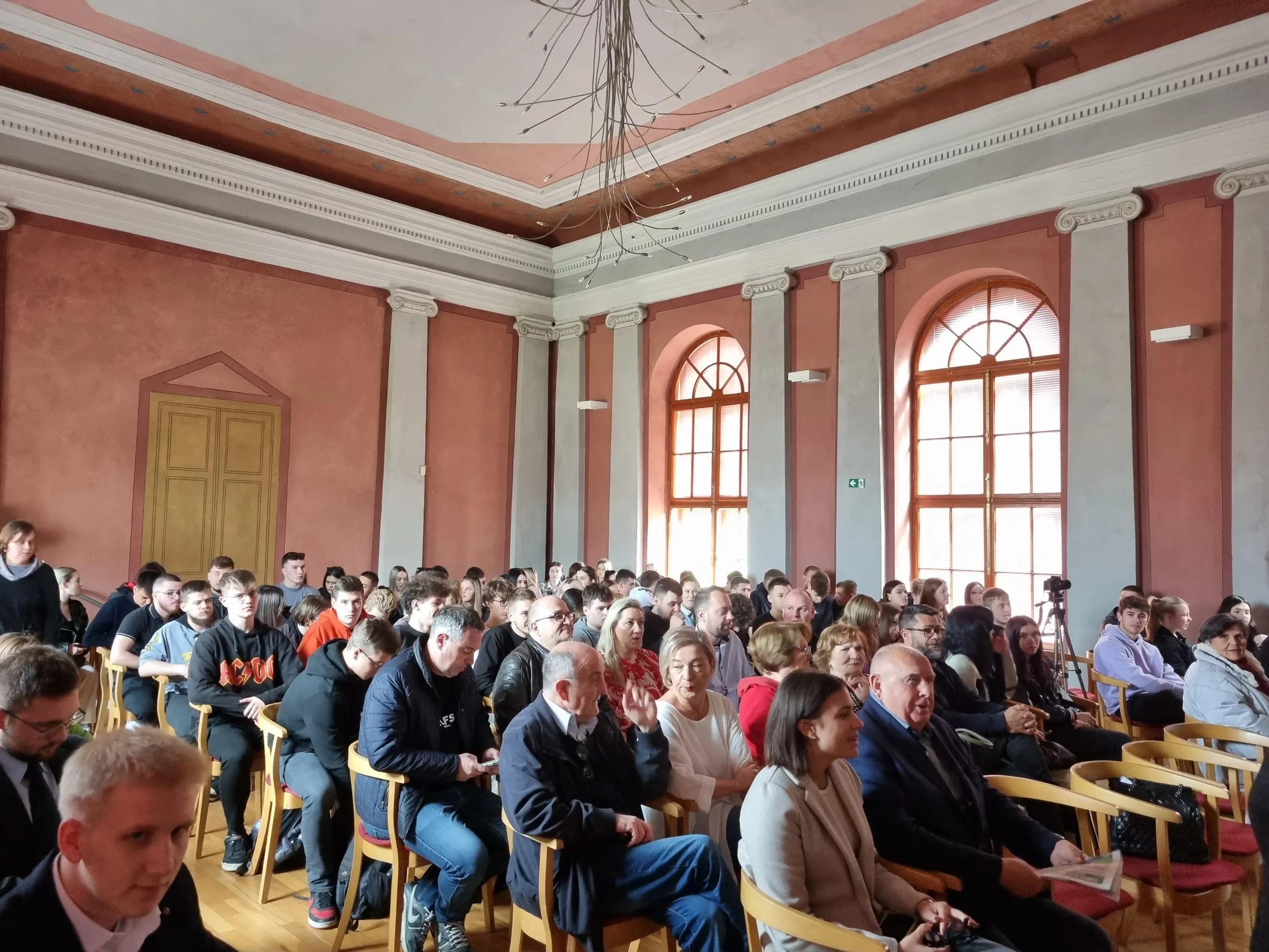 Mladi ekonomisti (2) Mladi ekonomisti (2)