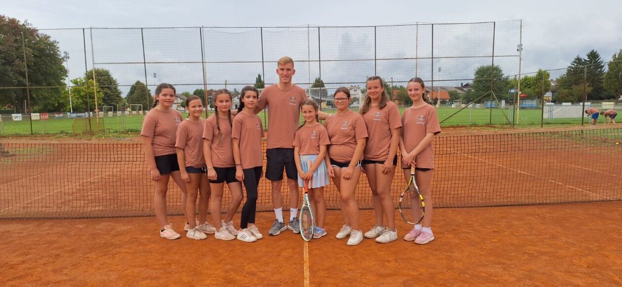 Mladi tenisači zablistali na završnom turniru Ljetne škole tenisa TK Dubravčan (11)