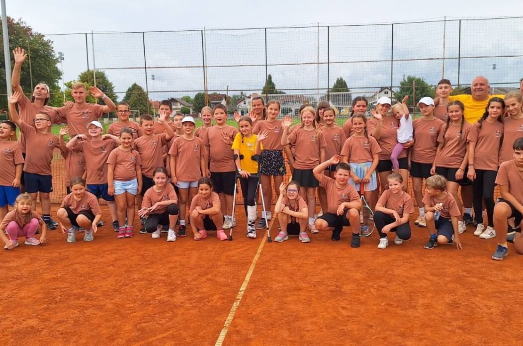 Mladi tenisači zablistali na završnom turniru Ljetne škole tenisa TK Dubravčan (13)
