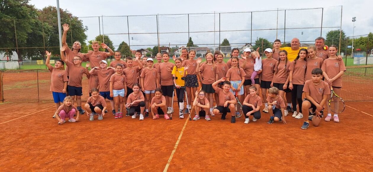 Mladi tenisači zablistali na završnom turniru Ljetne škole tenisa TK Dubravčan (13)