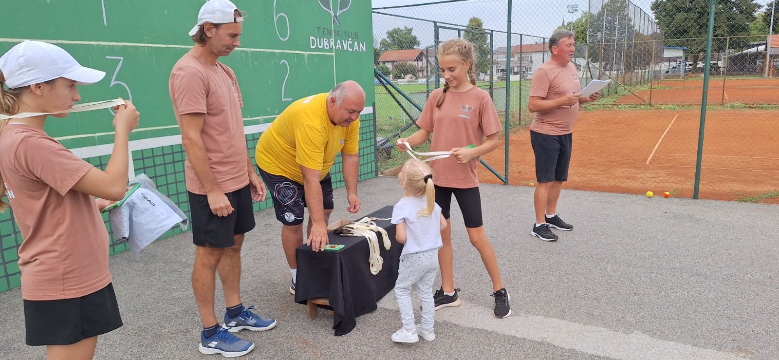 Mladi tenisači zablistali na završnom turniru Ljetne škole tenisa TK Dubravčan (2)