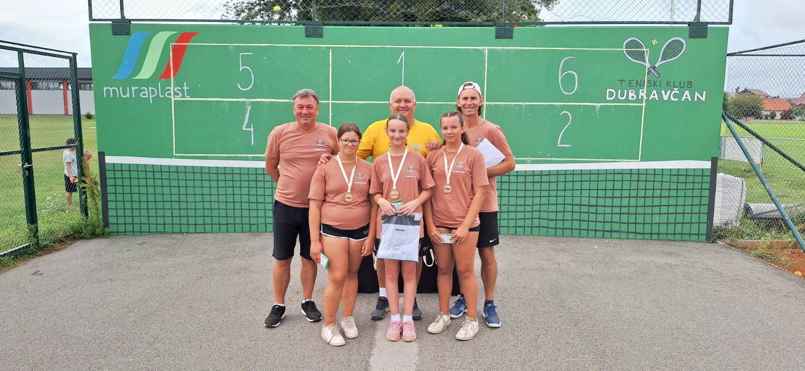Mladi tenisači zablistali na završnom turniru Ljetne škole tenisa TK Dubravčan (3)