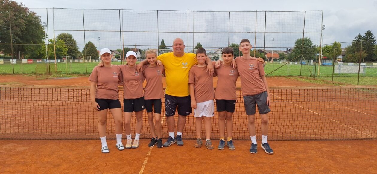 Mladi tenisači zablistali na završnom turniru Ljetne škole tenisa TK Dubravčan (9)