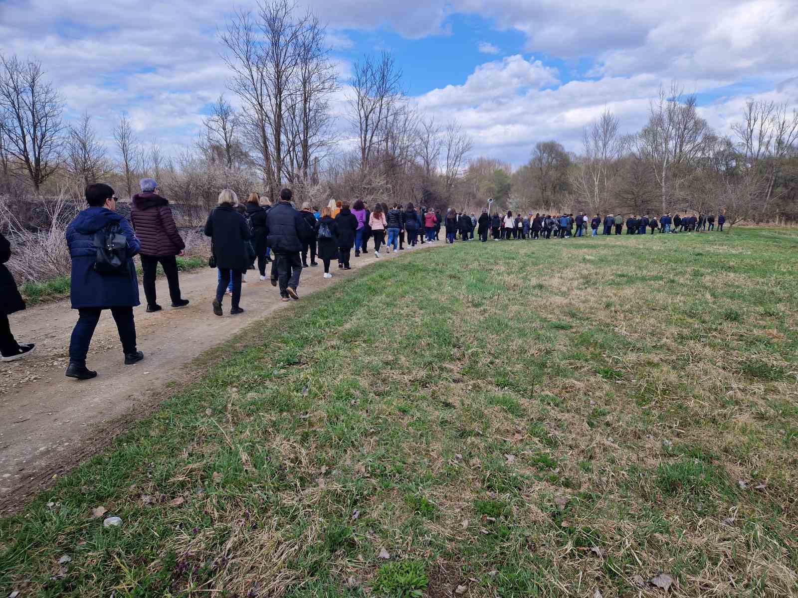 Molitvom i hodom kroz Miklavec i Ferketinec Križni put i počast preminulom župniku (17)