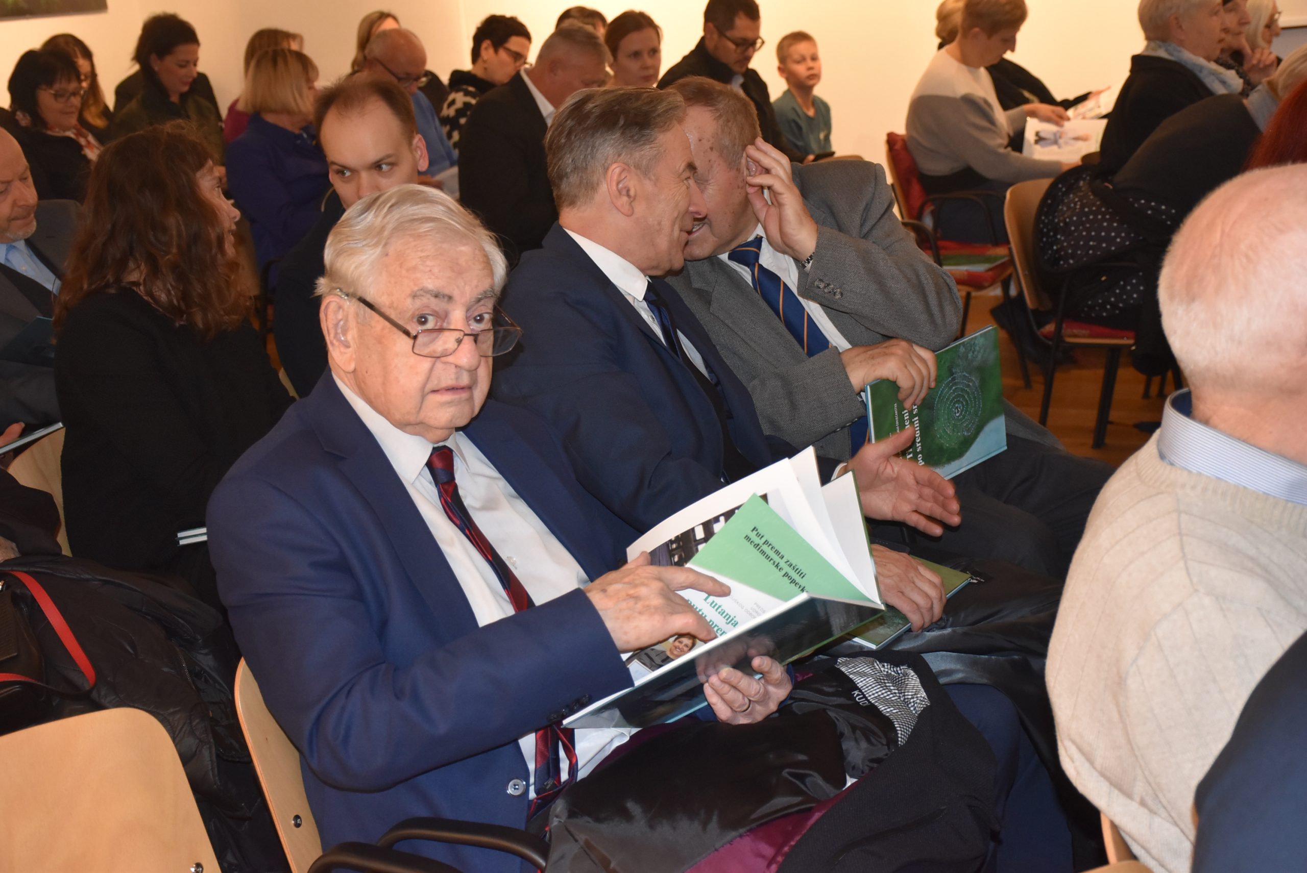 Monografija, Popevka, Županija (3)