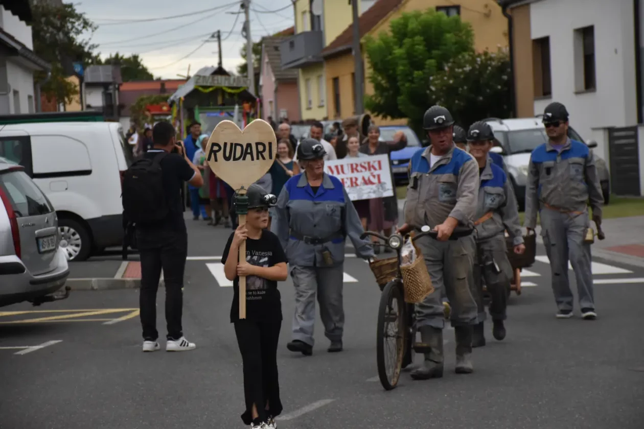 Mursko Središće, Berba grožđa, povorka (26)