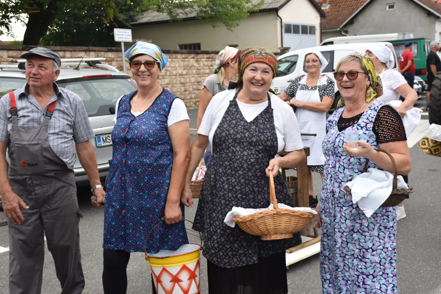 Mursko Središće, Berba grožđa, povorka (36) Mursko Središće, Berba grožđa, povorka (36)