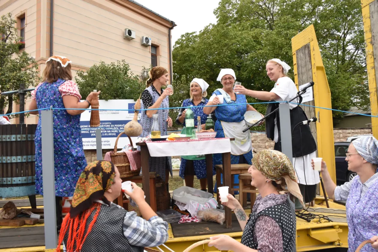 Mursko Središće, Berba grožđa, povorka (65)