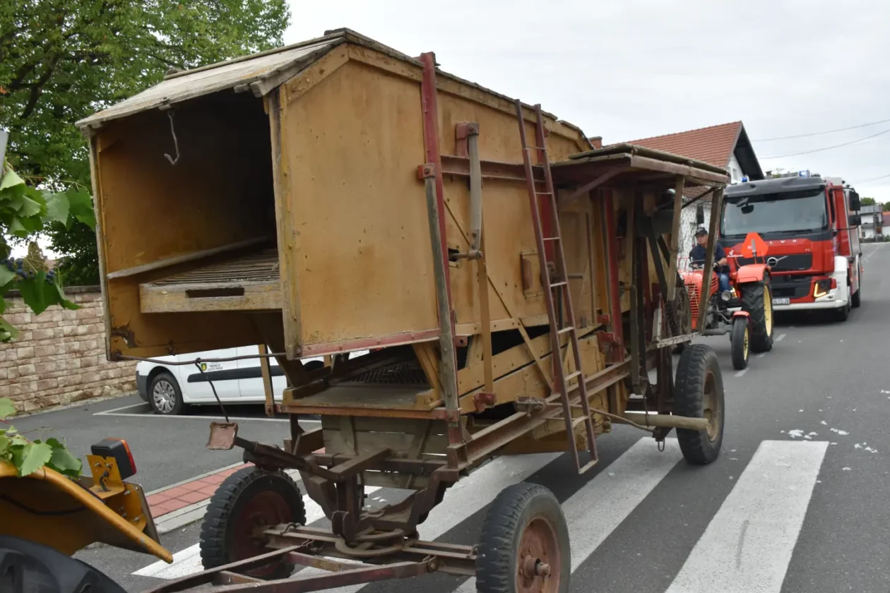 Mursko Središće, Berba grožđa, povorka (71)