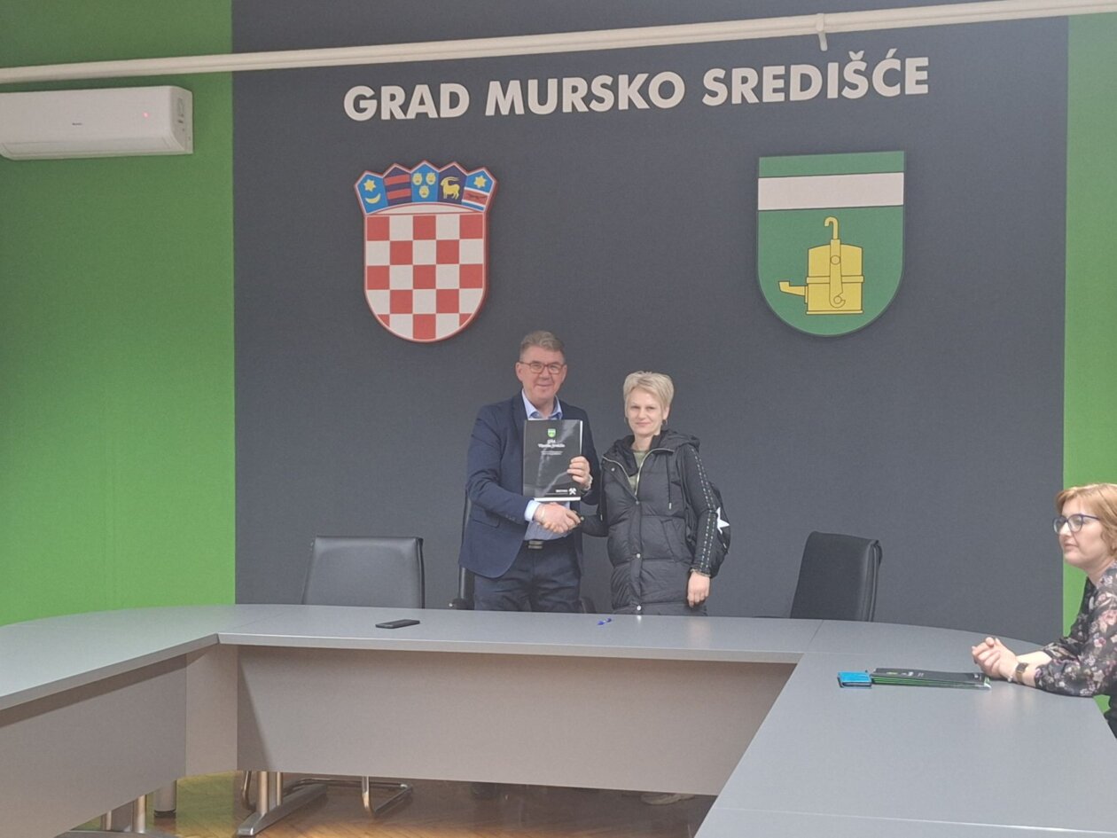 Mursko Središće ulaže u budućnost Poticaji za stanovanje mladih obitelji (1) Mursko Središće ulaže u budućnost Poticaji za stanovanje mladih obitelji (8)